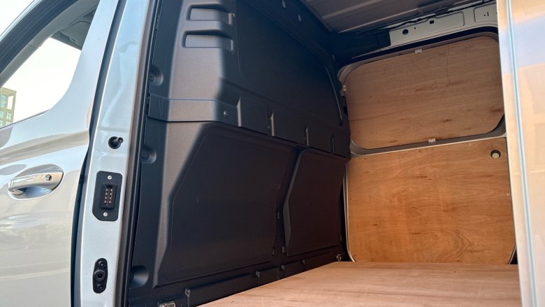 Ford Transit Connect 250 L2 Petrol 1.5 EcoBoost PHEV 150 Limited Van Auto